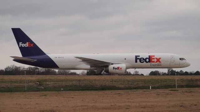 Boeing 757-200 (N967FD)