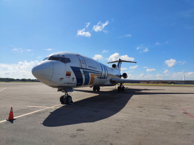 Boeing 727-100 (HK-4262)