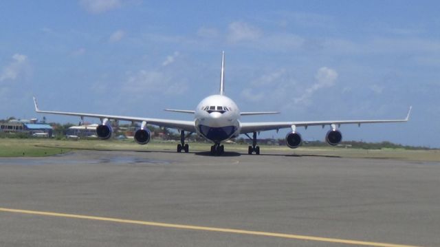 Ilyushin Il-96 (CUT1250)