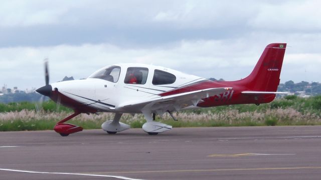 Cirrus SR-22 (PR-SRI)