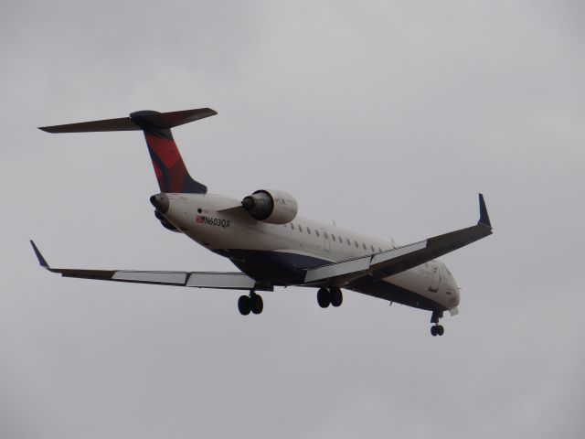 Canadair Regional Jet CRJ-700 (N603QX)