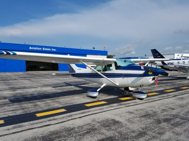 Cessna Skylane (N759TR)