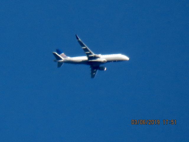 Embraer 175 (N119SY)
