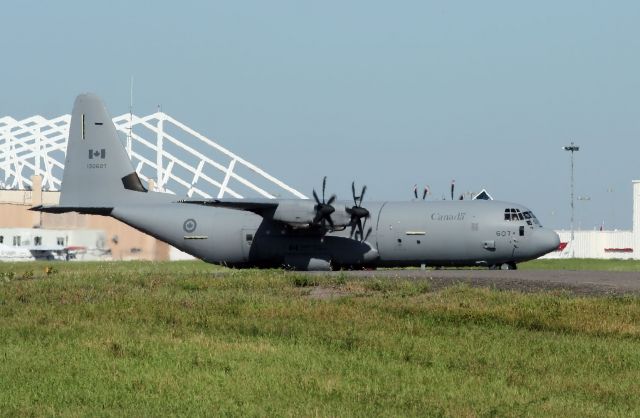 Lockheed C-130 Hercules (13-0607) - Just landed on rwy 7.