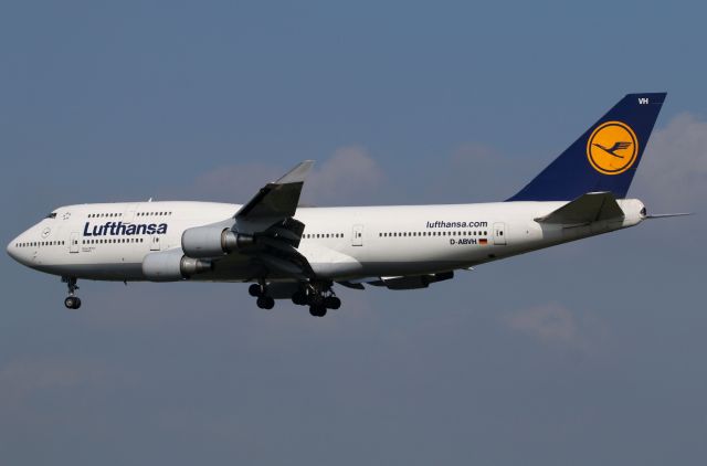 Boeing 747-400 (D-ABVH)