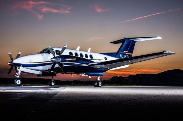 Beechcraft Super King Air 200 (N335TA)