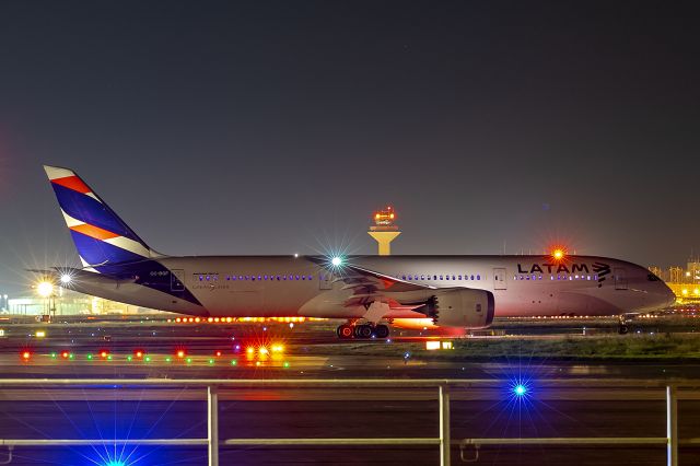 Boeing 787-9 Dreamliner (CC-BGF)