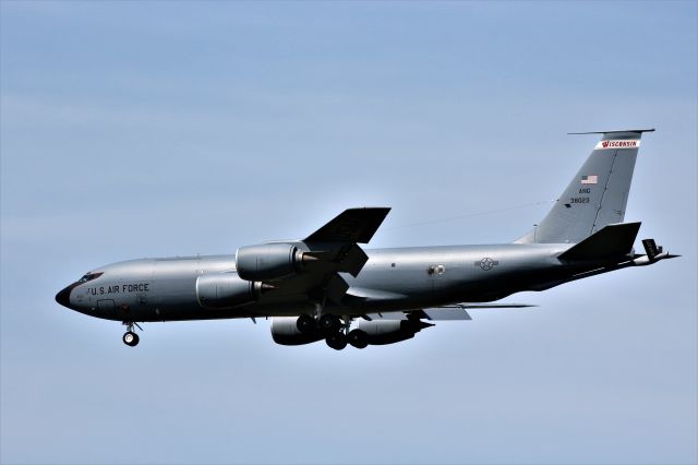 Boeing C-135B Stratolifter — - Pattern Work at Green Bay.