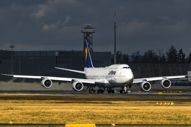 BOEING 747-8 (D-ABYS)