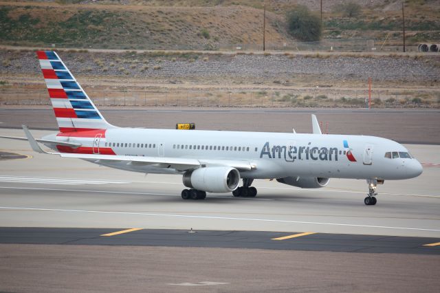 Boeing 757-200 (N202UW)