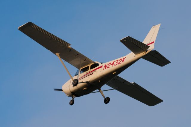 Cessna Skyhawk (N2432K)