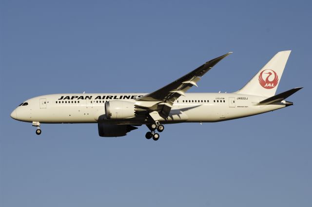 Boeing 787-8 (JA822J) - Final Approach to Narita Intl Airport Rwy34L on 2012/12/11