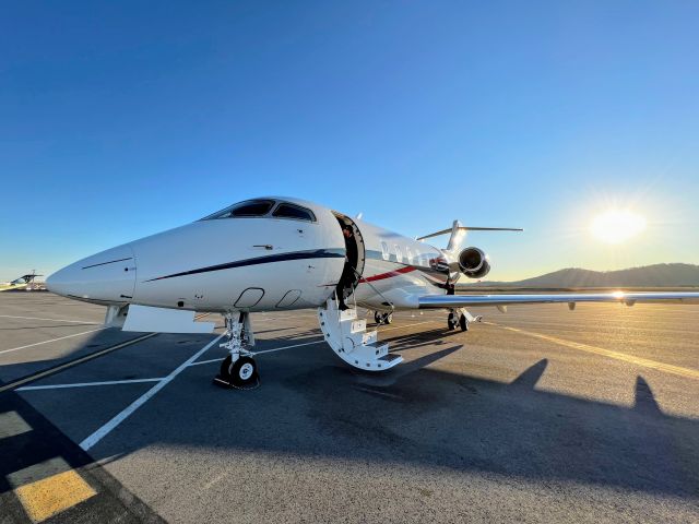 Canadair Challenger 350 (N54CA)