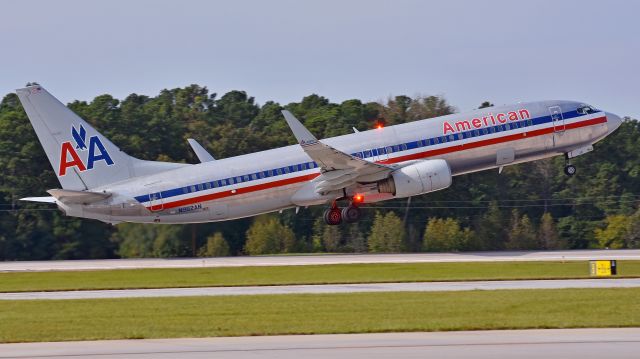 Boeing 737-800 (N962AN) - American Airlines Boeing 737-800 (N962AN) departs KRDU Rwy 5L on 10/21/2017 at 3:34 pm.