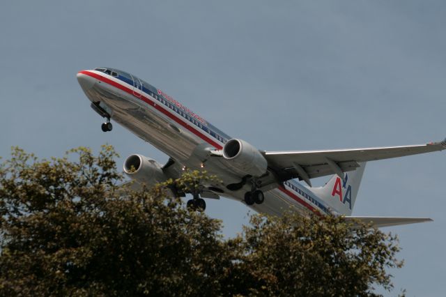 BOEING 727-200 (N896AA)