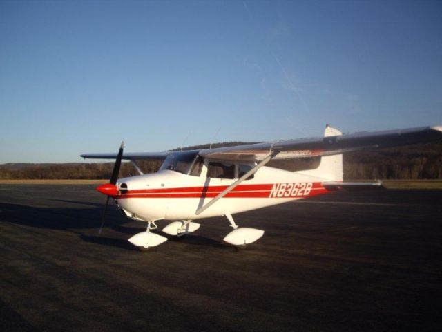 Cessna Skyhawk (N8362B)