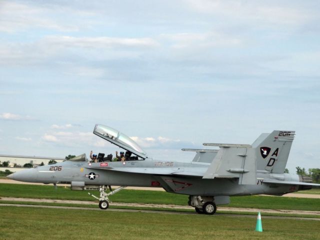 McDonnell Douglas FA-18 Hornet (16-6467)