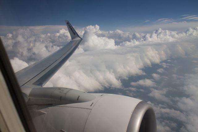 Boeing 737-800 (EI-DLO) - EBCI TO LFML 