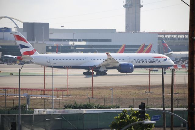 Airbus A350-1000 (G-XWBE)