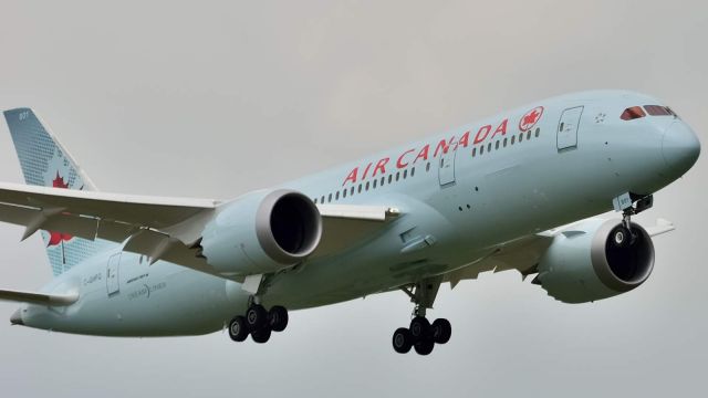 Boeing 787-8 (C-GHPQ) - Air Canadas first Dreamliner arriving YYZ/CYYZ on delivery.