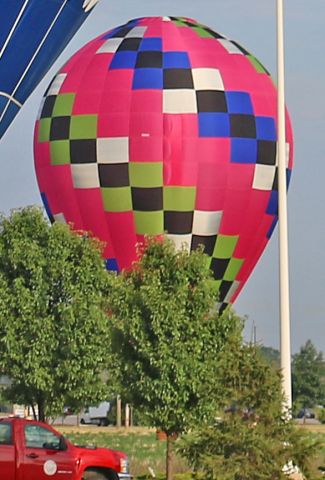 Unknown/Generic Balloon (N805ND) - A Cameron Balloon US Z84 (Maveryx), just after touchdown between Meijer and Total Sports Complex in Rossford, OH on 15 Jul 2018. Maveryx was one of nineteen balloons that competed in the 3rd annual Glass City Balloon Race in Rossford, OH. 