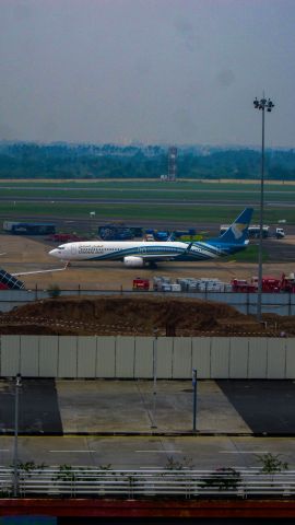 Boeing 737-700 (A40BT)