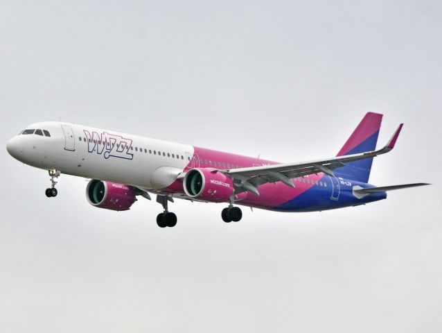 Airbus A321neo (HA-LZW) - Kystvejen RWY22L