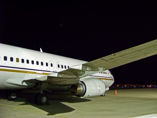 BOEING 737-400 (C-FLEJ)