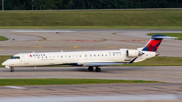 Canadair Regional Jet CRJ-900 (N294PQ)