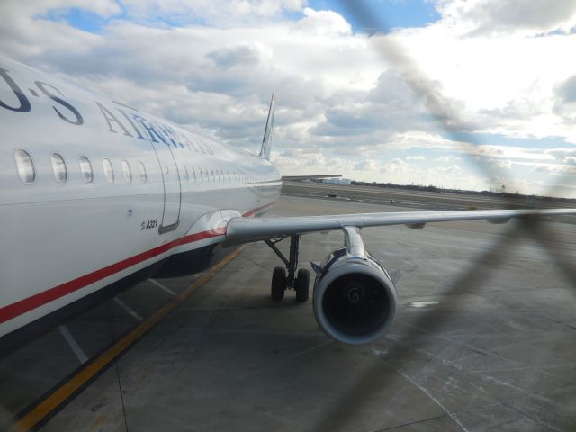 Airbus A321 (N540UW)