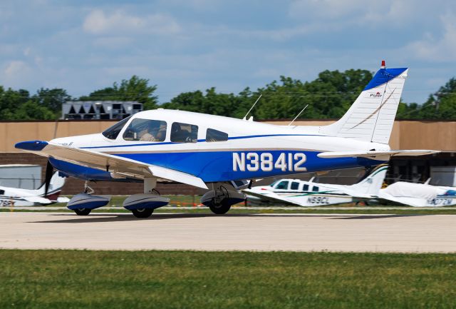 Piper Cherokee (N38412)