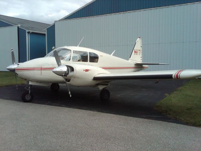 Piper Apache (N17F)
