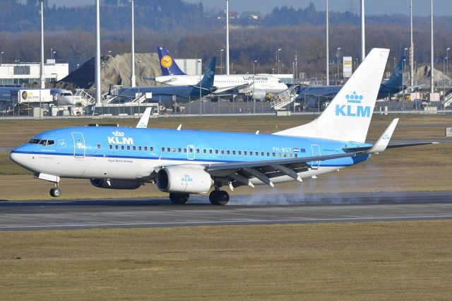 Boeing 737-700 (PH-BGT)