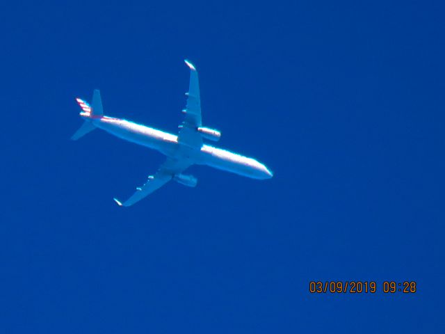 Airbus A321 (N987AM)