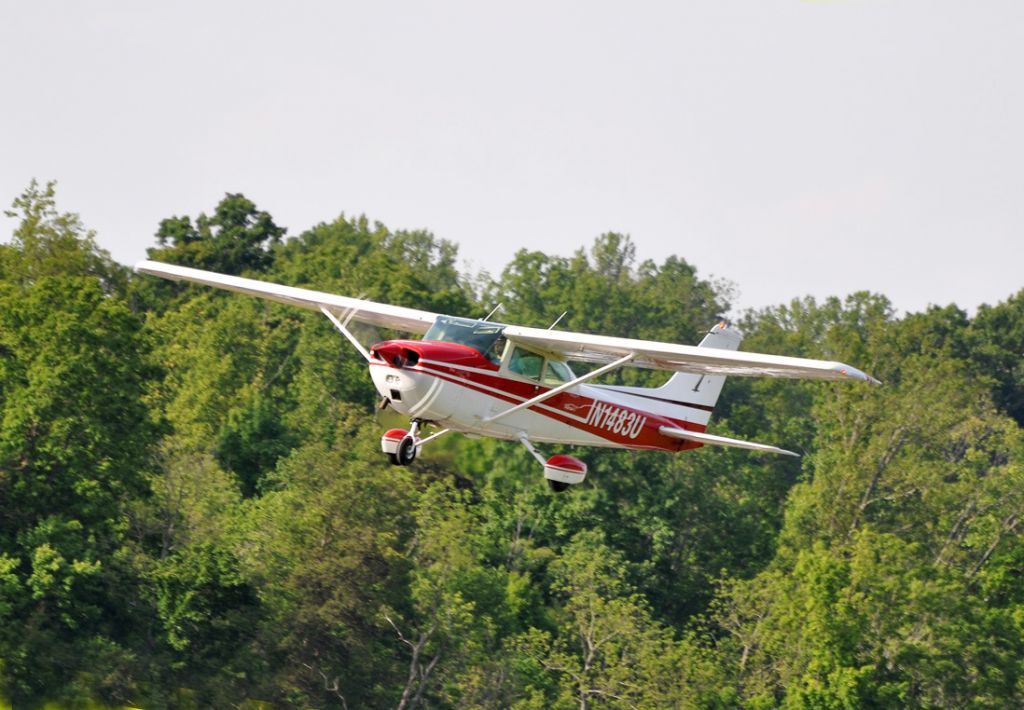 Cessna Skyhawk (N1483U) - N1483U leaving KGCY to KMOR