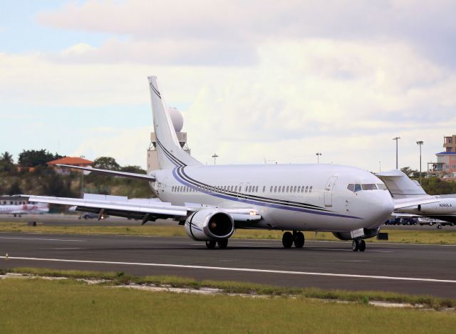 BOEING 737-400 (N801TJ)