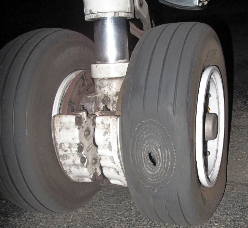 Beechcraft King Air 100 (N6045S) - The brakes are not protected by anti-skid.