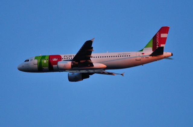 Airbus A320 (CS-TNH) - 2008 - At Sunset!