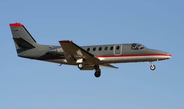 Cessna Citation II (N550G) - RWY 24.