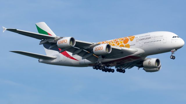 Airbus A380-800 (A6-EOU)