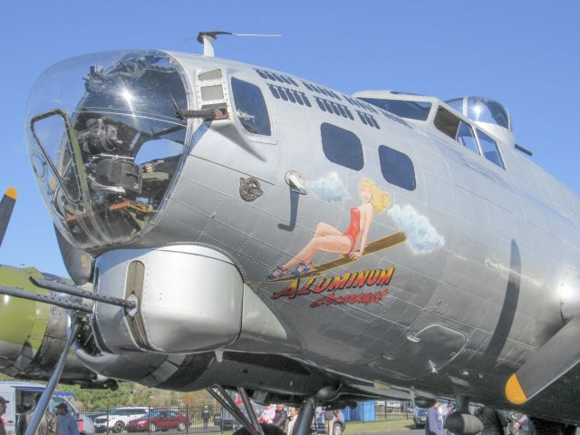 Boeing B-17 Flying Fortress (N5017N)