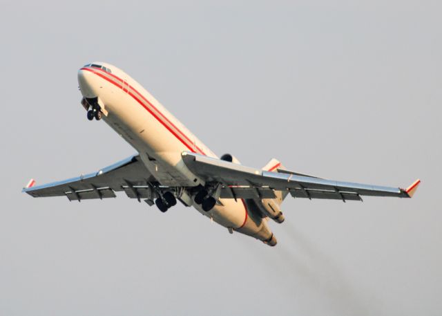 BOEING 727-200 (N729CK) - Kalitta Charters II 77-200 departing RWY 18L out of CVG.