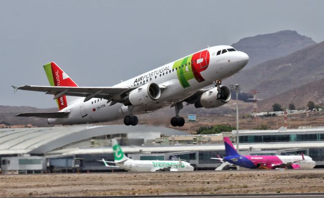 Airbus A319 (CS-TTR)