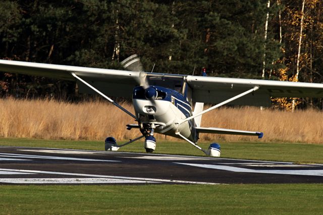 Cessna 152 (OO-ANM) - EARLY LANDING