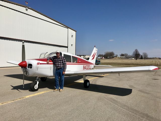 Piper Cherokee (N4320J)