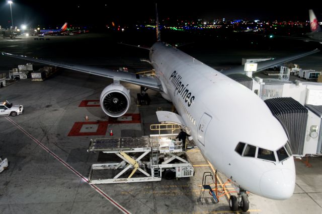 BOEING 777-300ER —