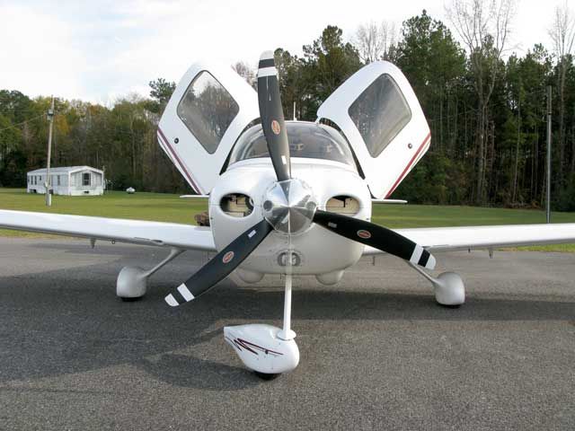 Cirrus SR-22 (N424CD)