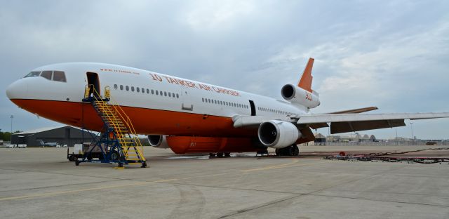 McDonnell Douglas DC-10 (N17085) - Tanker 911 at KMCC.