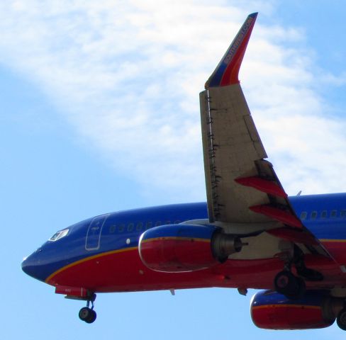 Boeing 737-700 (N440LV)