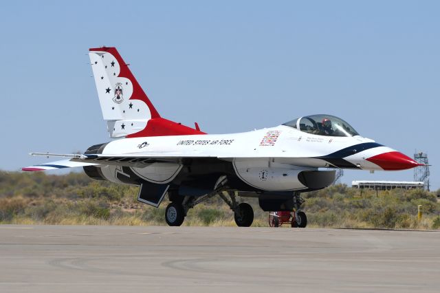 Lockheed F-16 Fighting Falcon (92-3881)